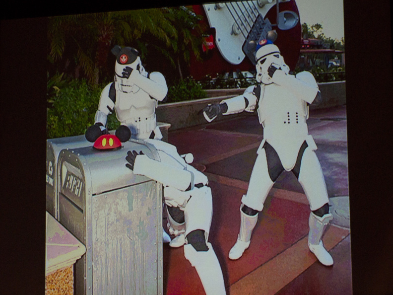 WDW201206-187