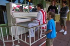 WDW201001-082