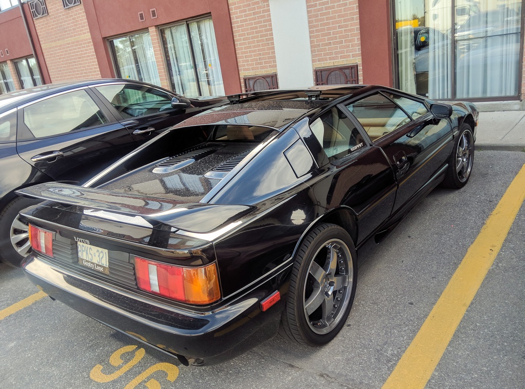 201806 Alaska-001 Lotus Esprit in hotel parking lot.jpg