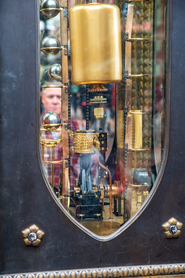 201806 Alaska-012 steam clock in Gastown.jpg