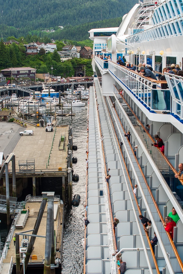 201806 Alaska-108 docking in Ketchikan.jpg