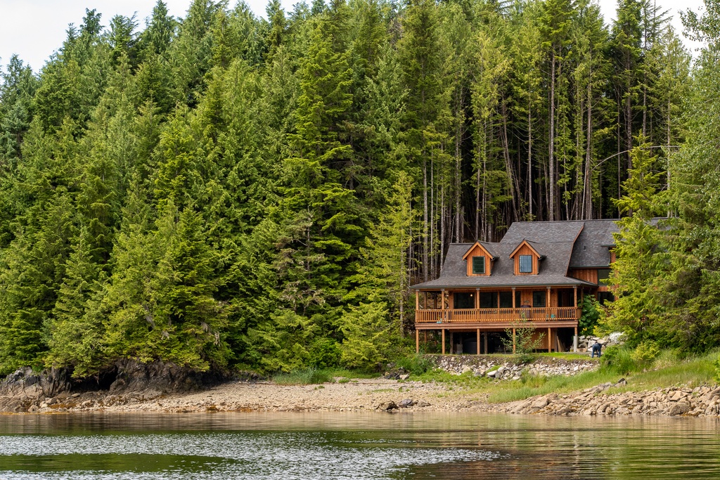 201806 Alaska-176 Knudson Cove Marina.jpg