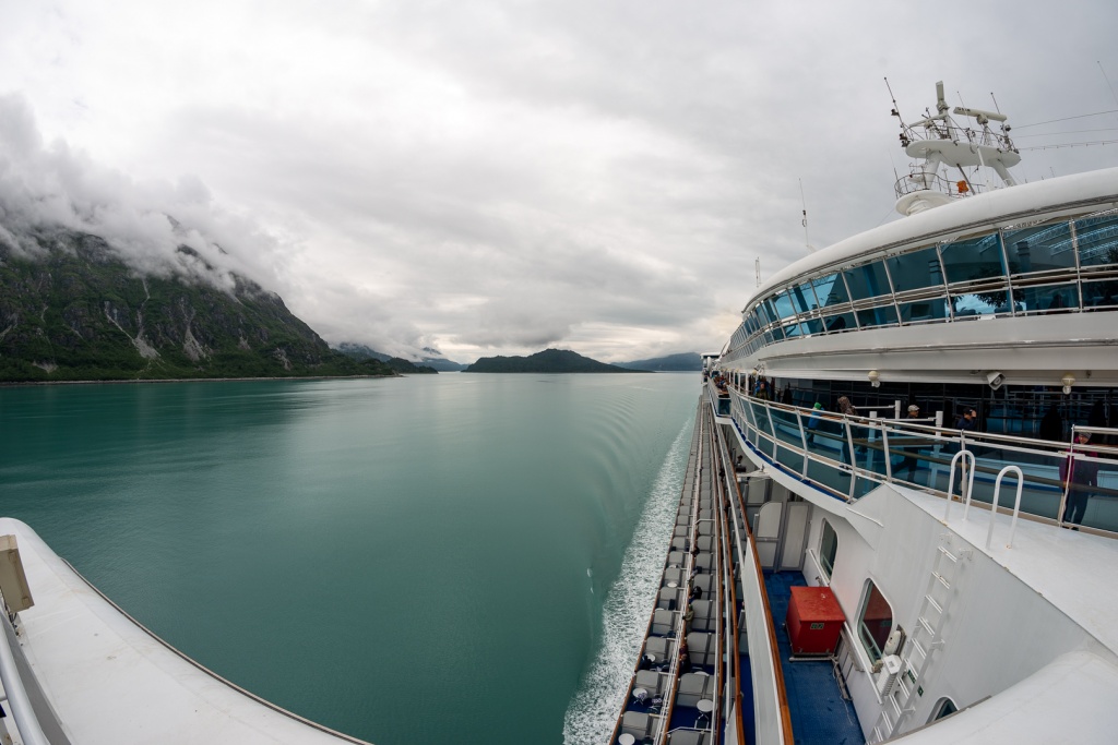 201806 Alaska-441 passing through Tarr Inlet.jpg