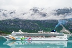 Norwegian Pearl leaving glacier
