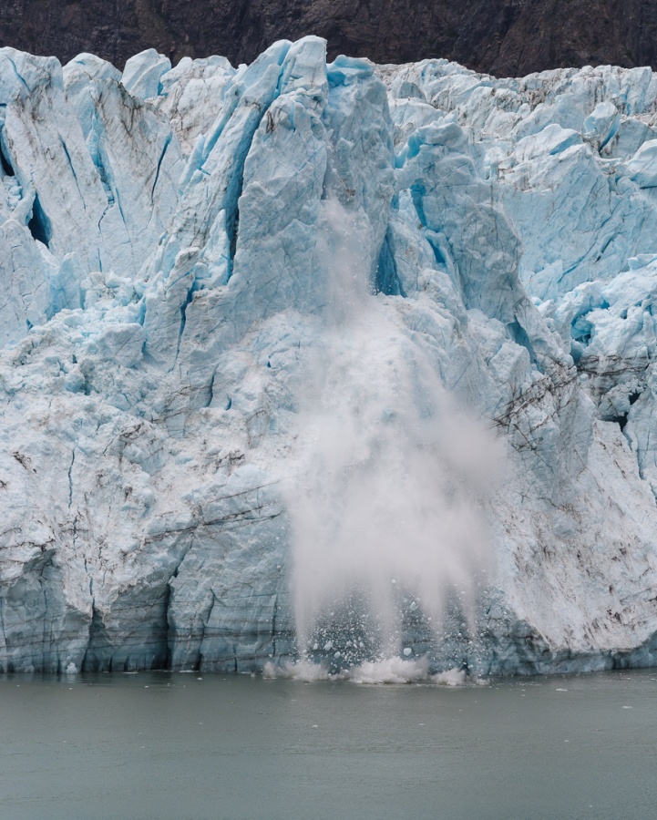 201806 Alaska-463 glacier calving.jpg