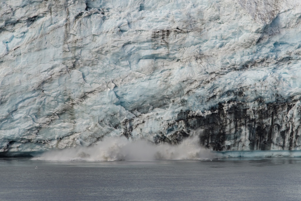 201806 Alaska-534 ice calving.jpg