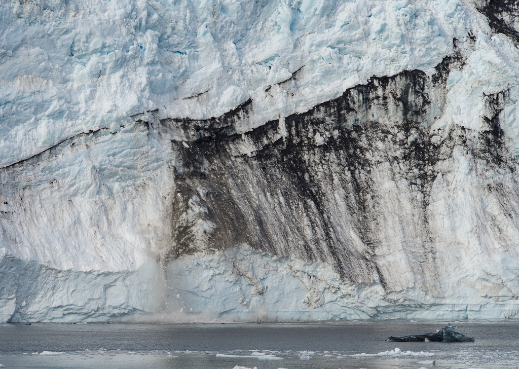 201806 Alaska-539 ice calving.jpg