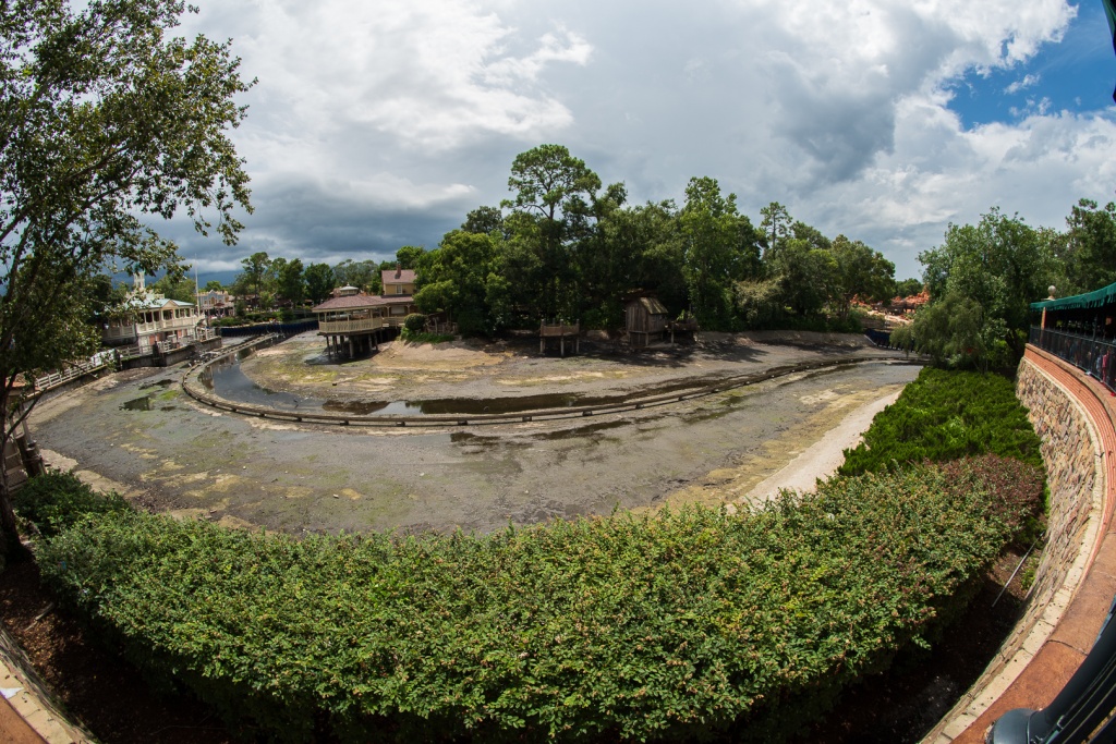 WDW201808-021 Drained Rivers of America.jpg