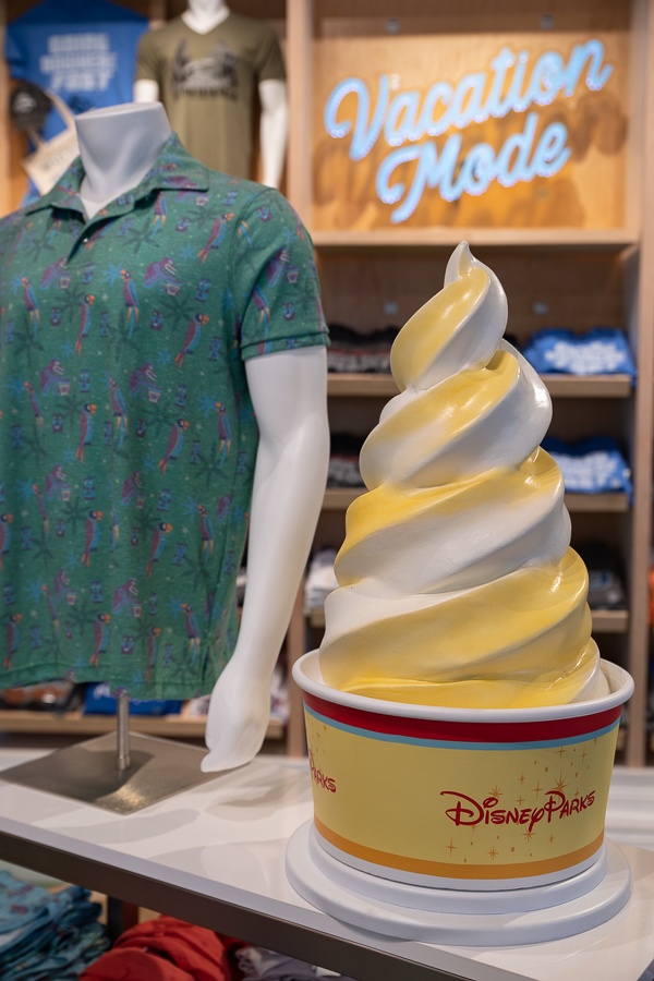 WDW201808-189 Huge Dole Whip.jpg