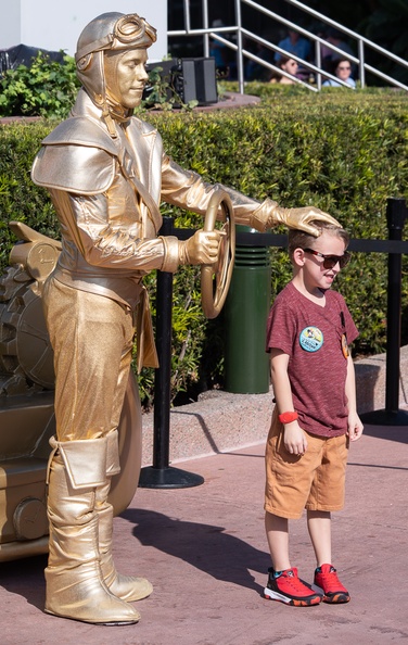 201901 WDW-049 Living Statues.jpg