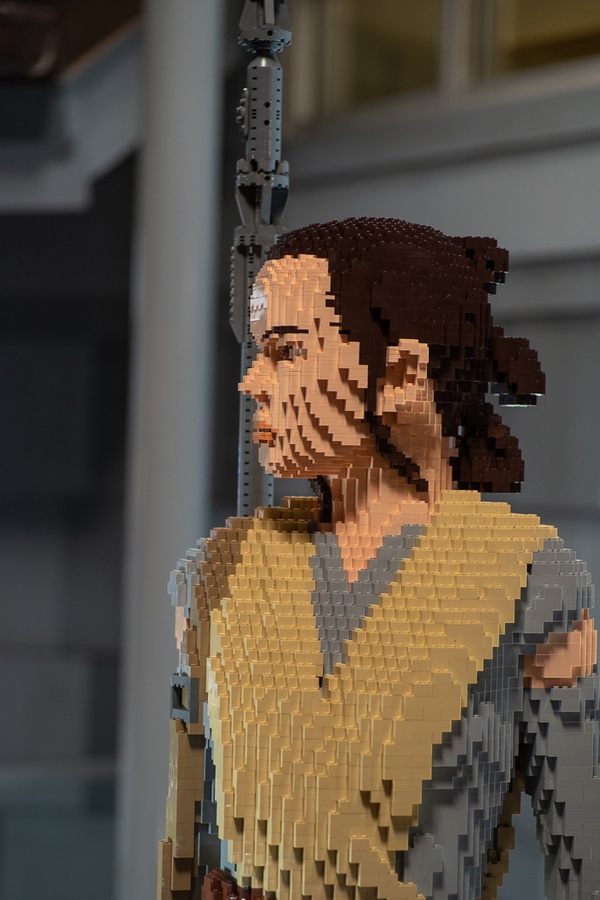 201901 WDW-291 Lego Rey.jpg