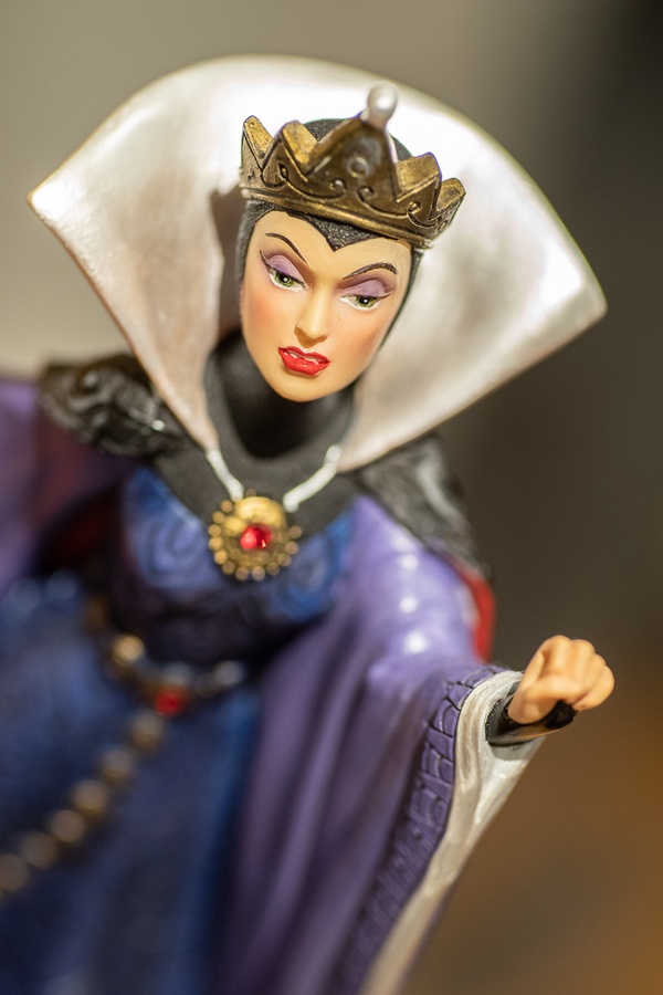 201901 WDW-309 Evil queen from Snow White figure.jpg