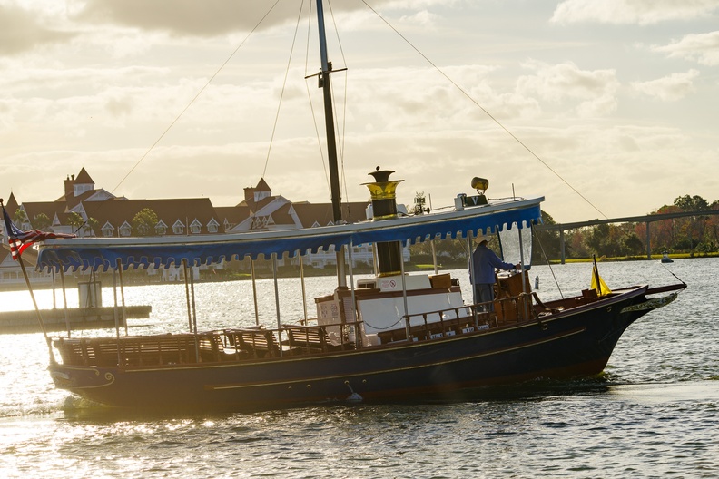 201901 WDW-416 Voyager boat.jpg