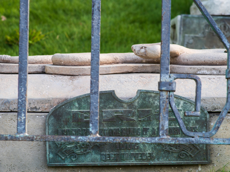 Haunted Mansion pet cemetery