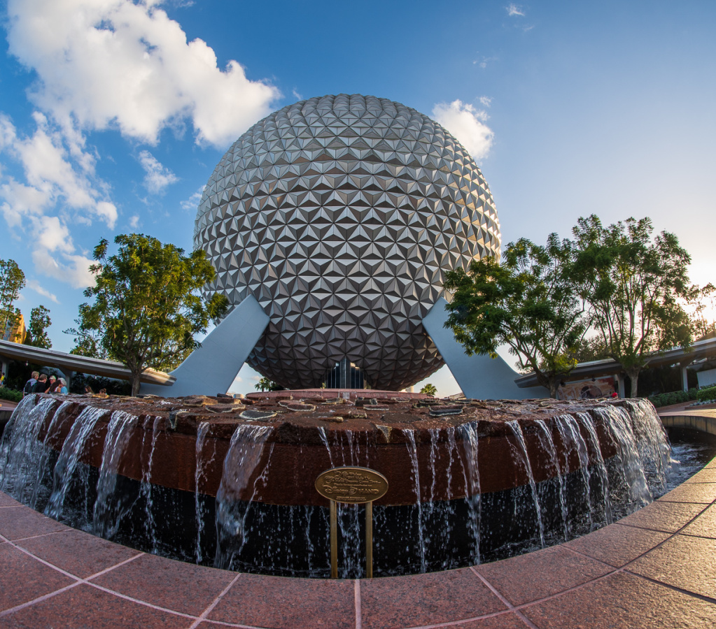 Spaceship Earth and fountain