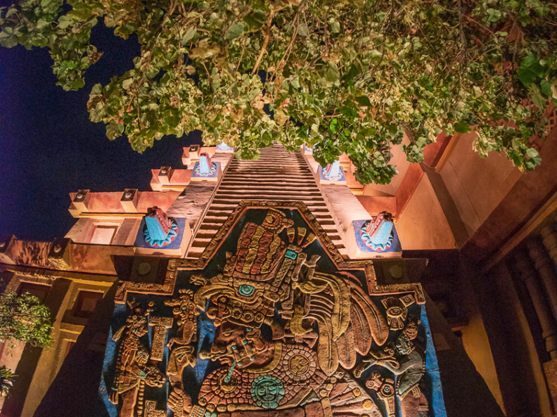 Mexico pyramid outside