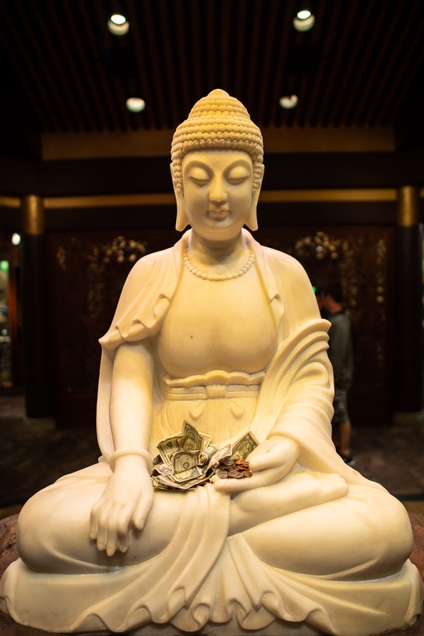 201901 WDW-561 Buddha with money.jpg