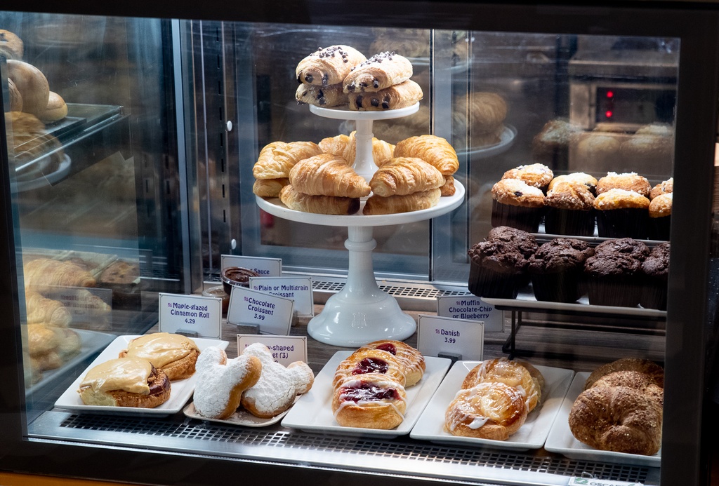 201901 WDW-571 Pastries at Sassagoula Floatworks.jpg