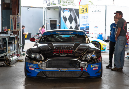 Automatic Racing Aston Martin V8 Vantage GT4