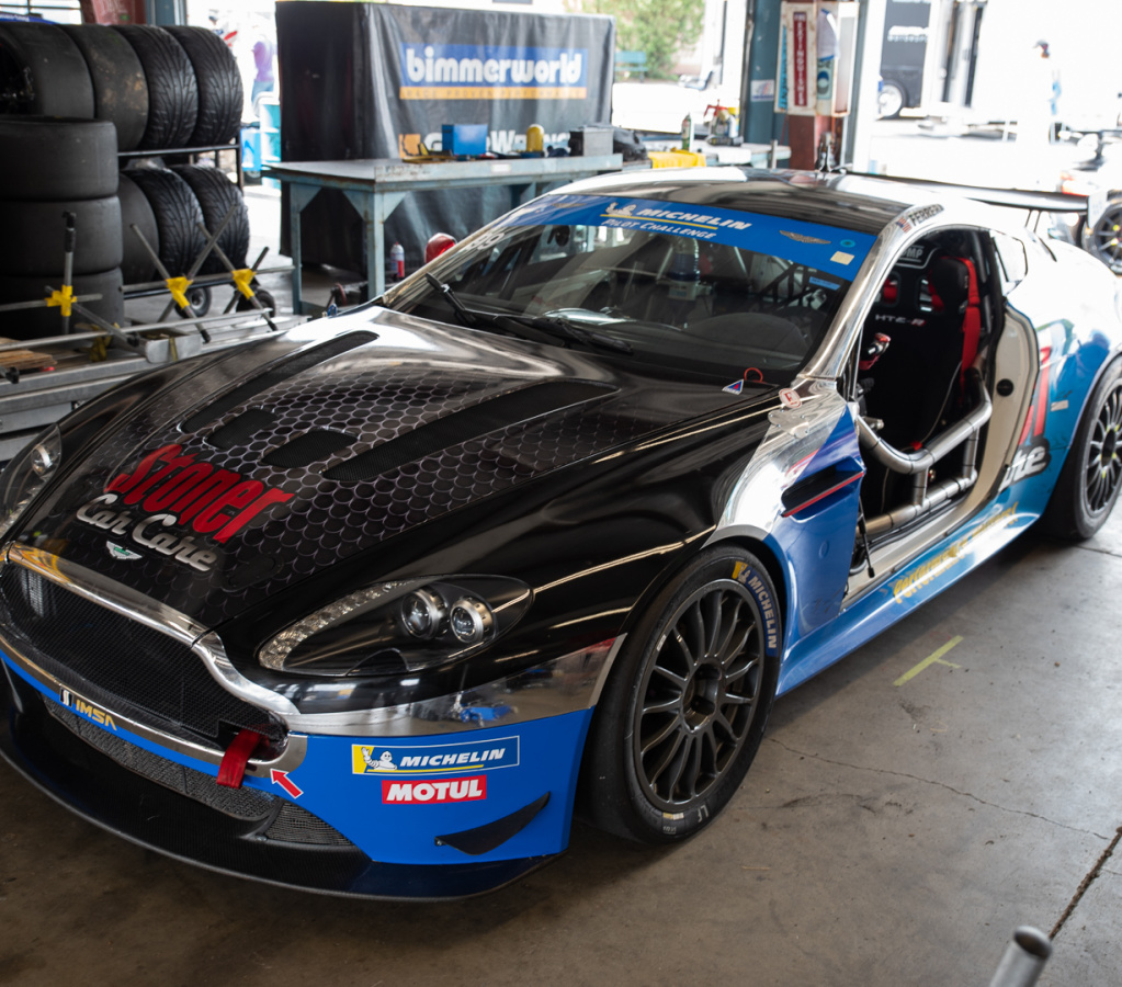 Automatic Racing Aston Martin V8 Vantage GT4