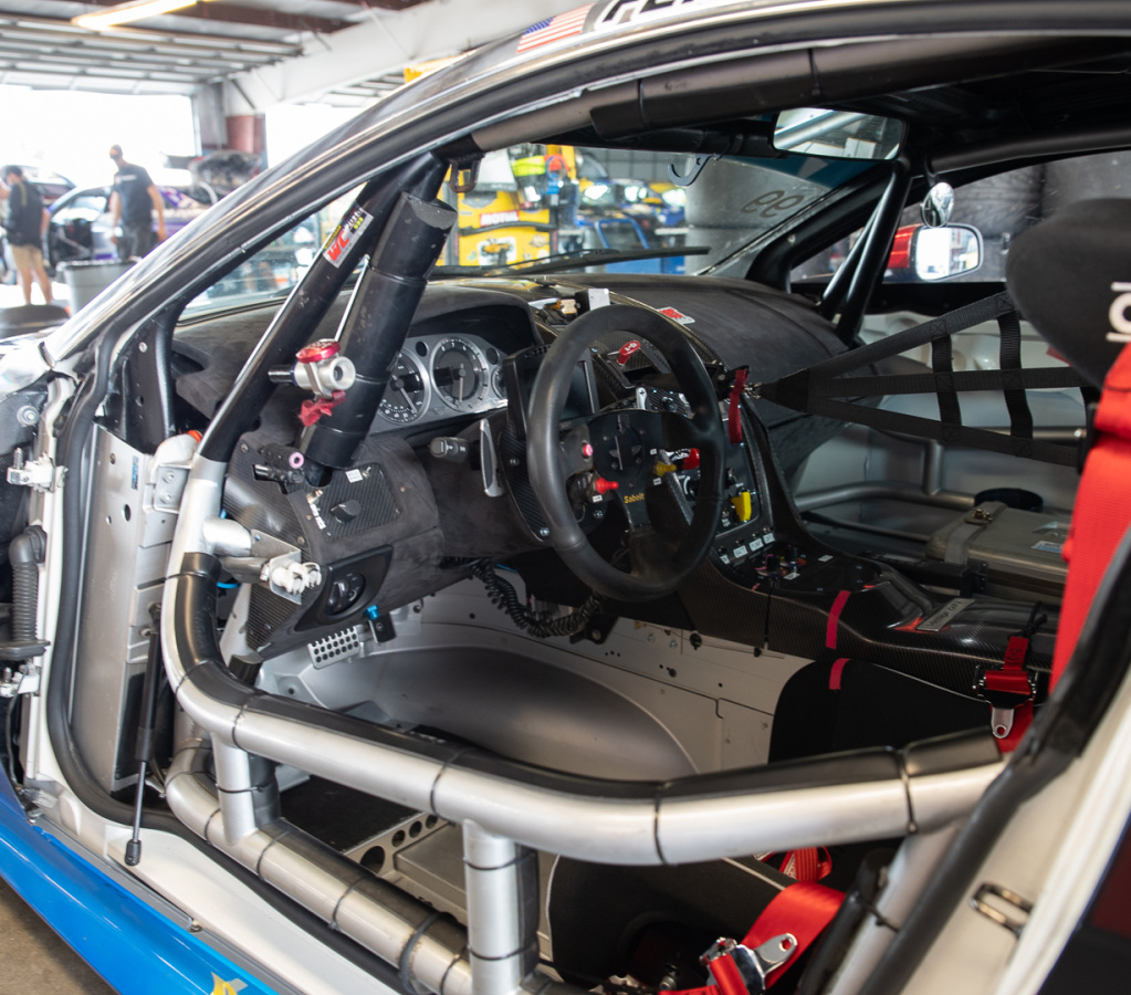 Automatic Racing Aston Martin V8 Vantage GT4