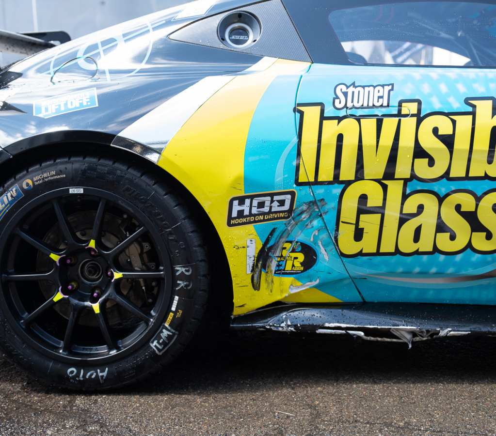 Automatic Racing Aston Martin V8 Vantage GT4