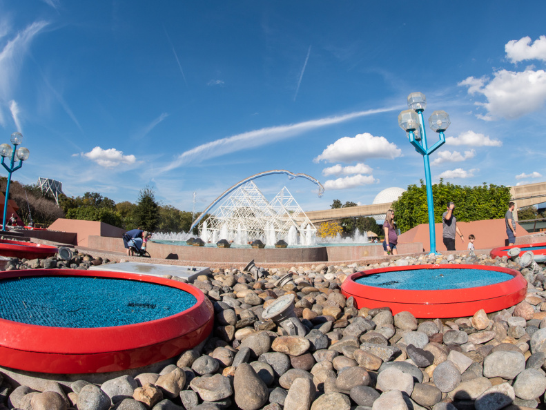 Leapfrog fountains at Imagination Pavilion