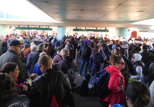 Early morning crowds at Hollywood Studios