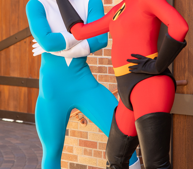 Mrs Incredible picks Frozone's nose