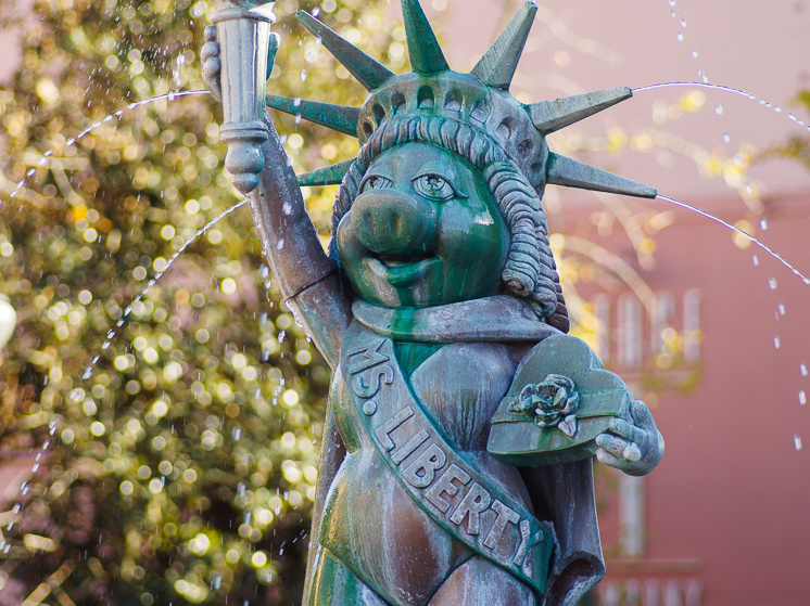 MuppetVision 3D outside