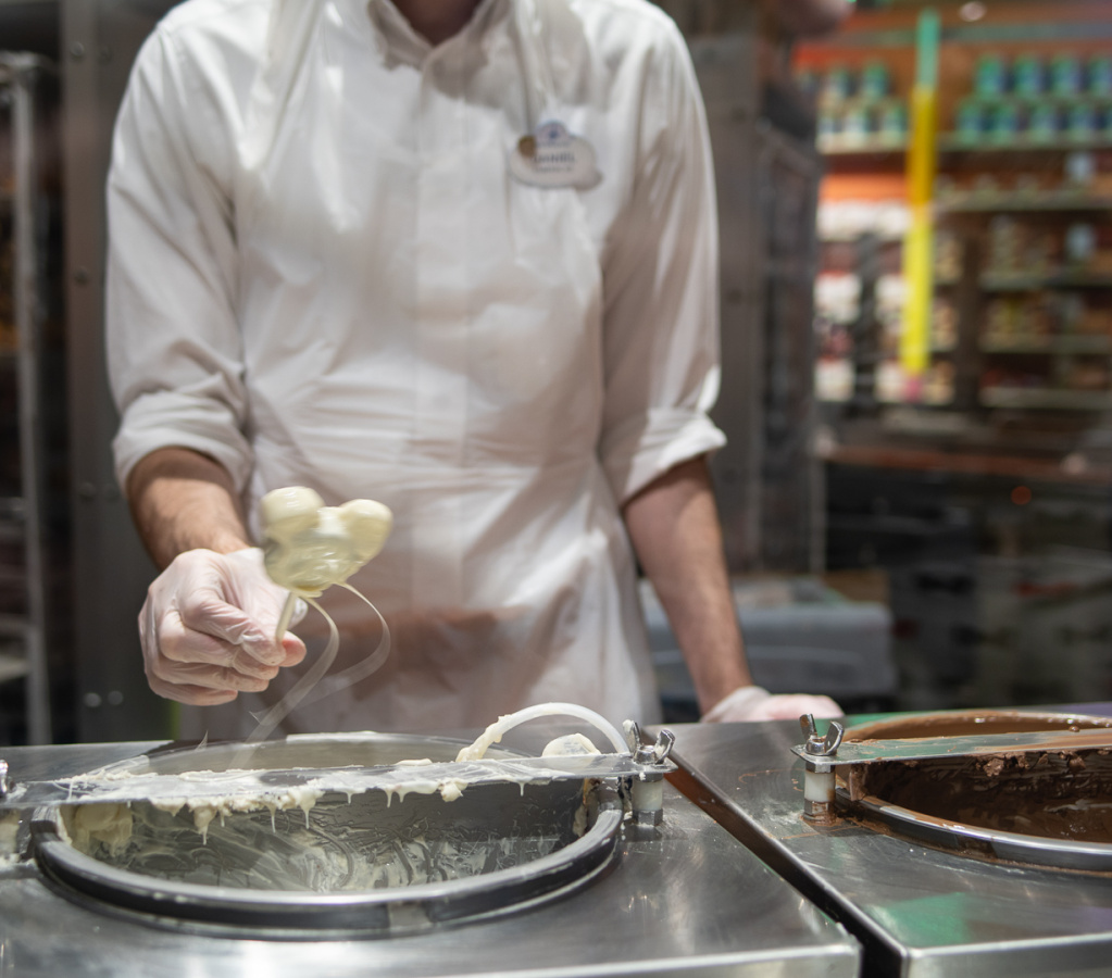 Treat-making in Goofy's Candy Company