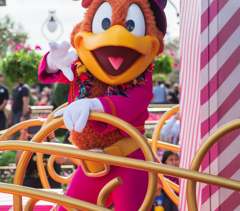 Move It! Shake It! MousekeDance It! Street Party